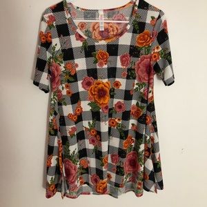 LuLaRoe- Classic Tee